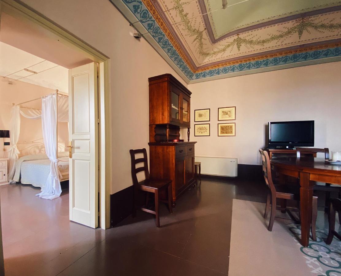Palazzo Gambuzza Aparthotel Ispica Bagian luar foto