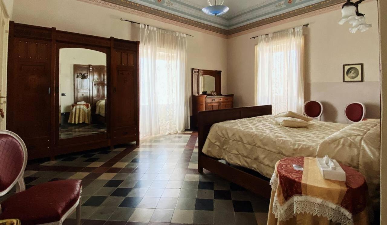 Palazzo Gambuzza Aparthotel Ispica Bagian luar foto