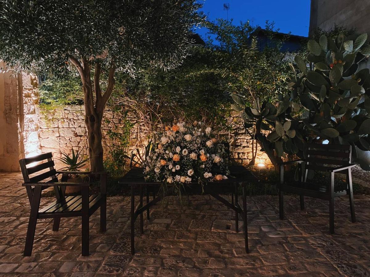 Palazzo Gambuzza Aparthotel Ispica Bagian luar foto