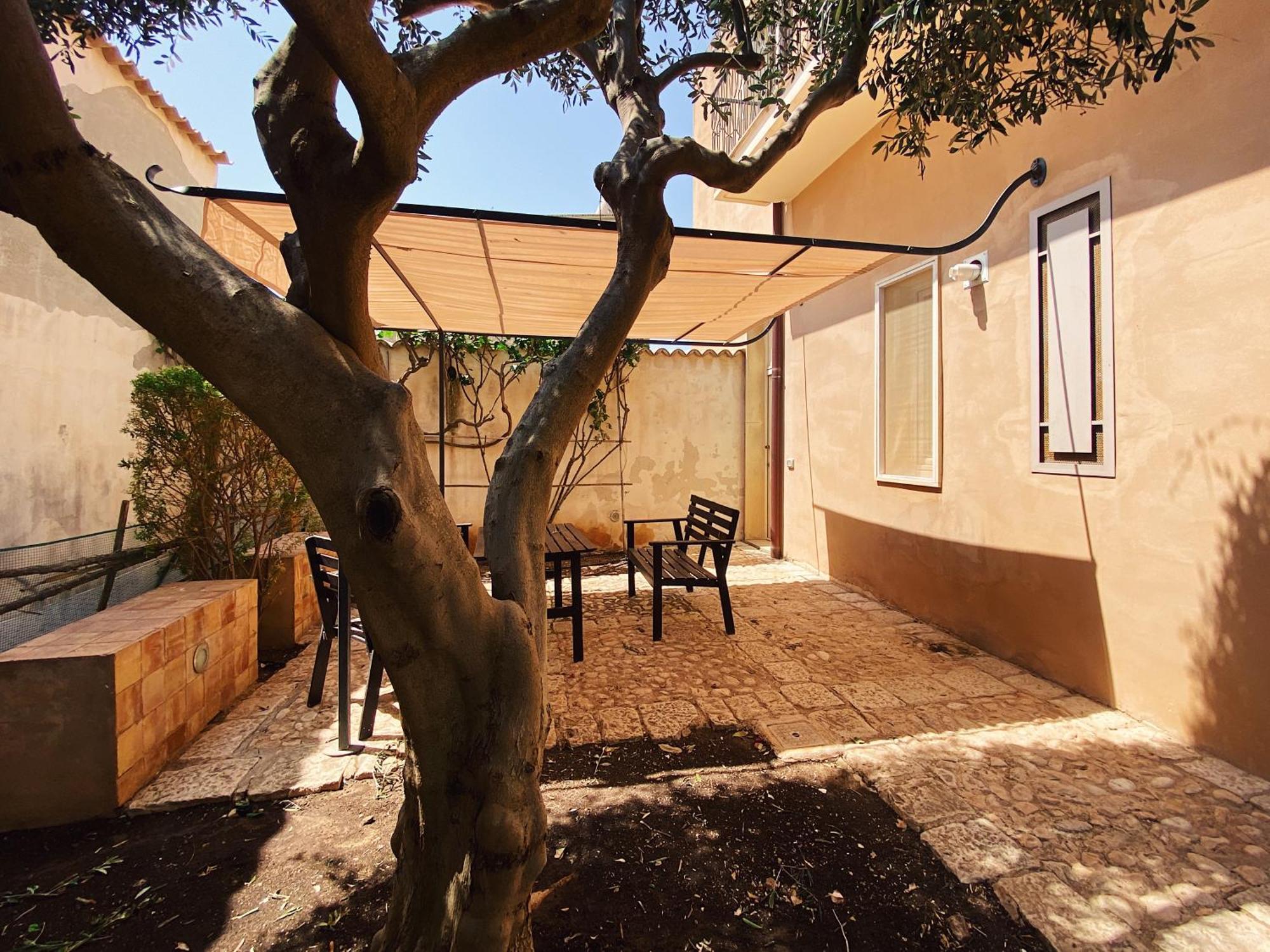 Palazzo Gambuzza Aparthotel Ispica Ruang foto