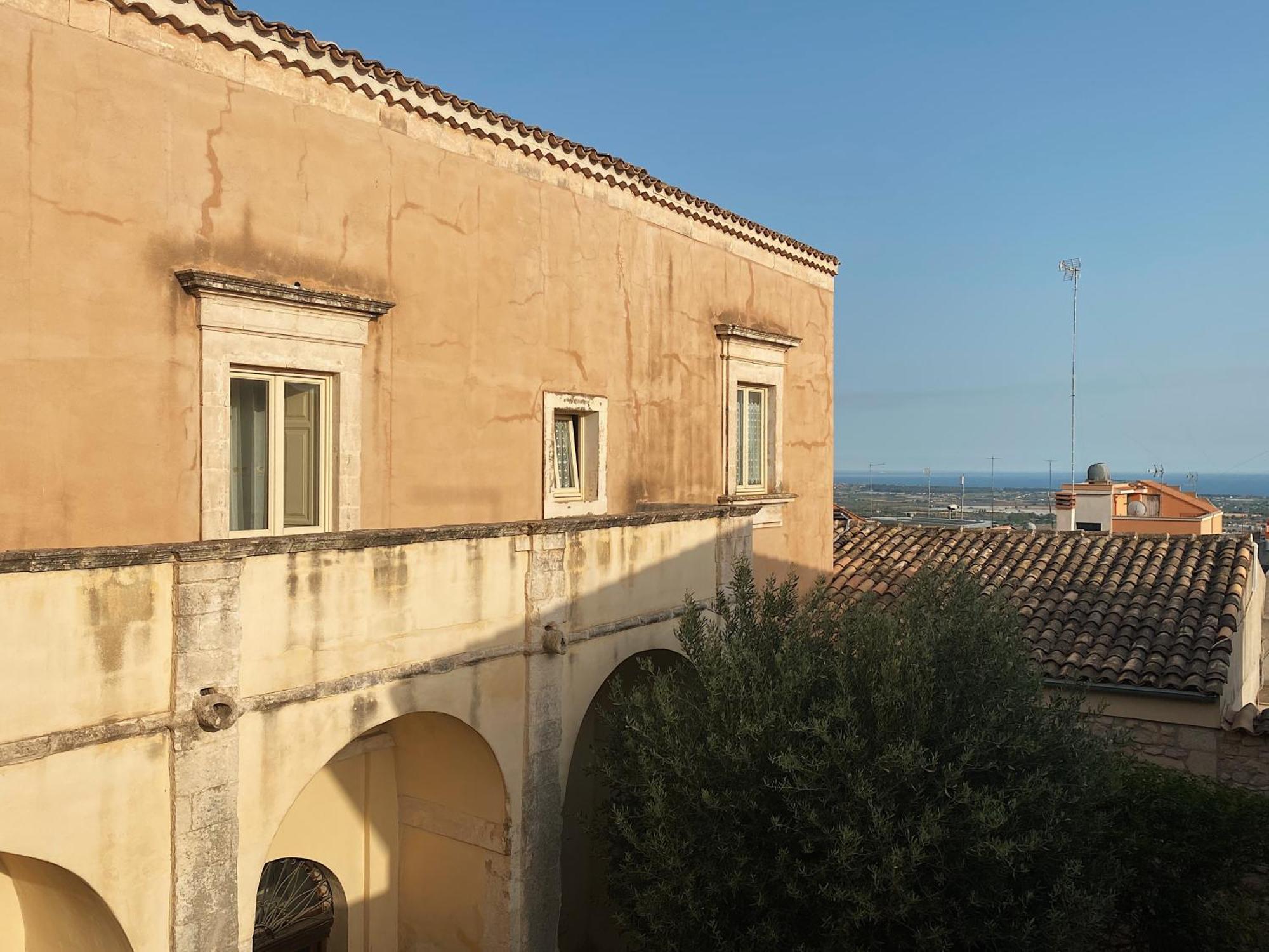 Palazzo Gambuzza Aparthotel Ispica Ruang foto