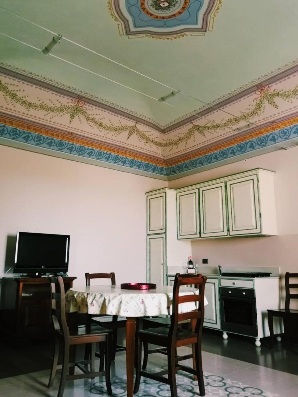 Palazzo Gambuzza Aparthotel Ispica Bagian luar foto